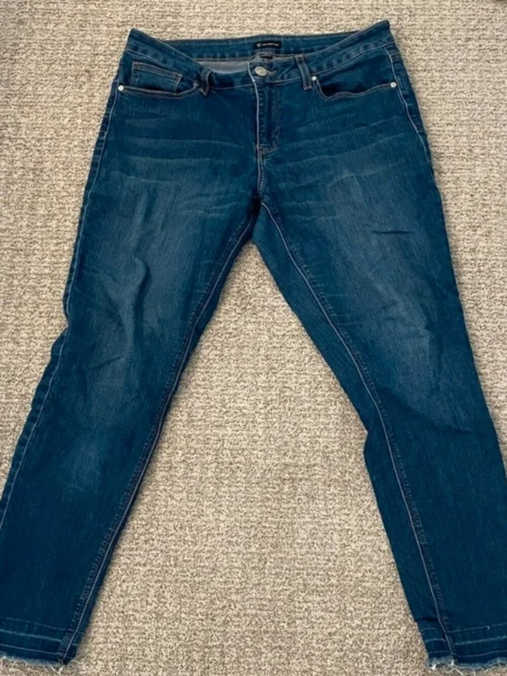 New Directions Classic Blue Jeans Size 10
